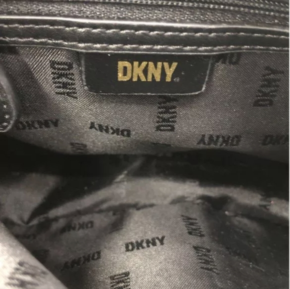 DKNY Tutu Double Zip Camera Crossbody Bag Black W Strap Like New MSRP $136 - Picture 5 of 5